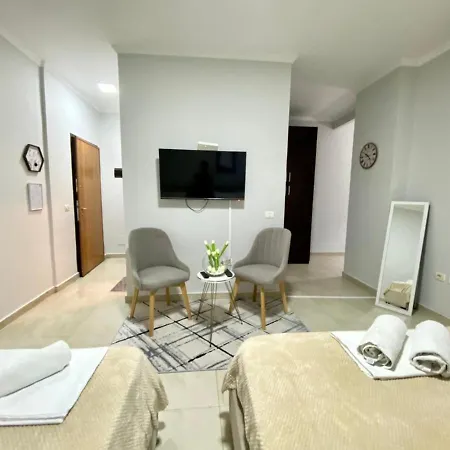 Apartment Chlo 1 *