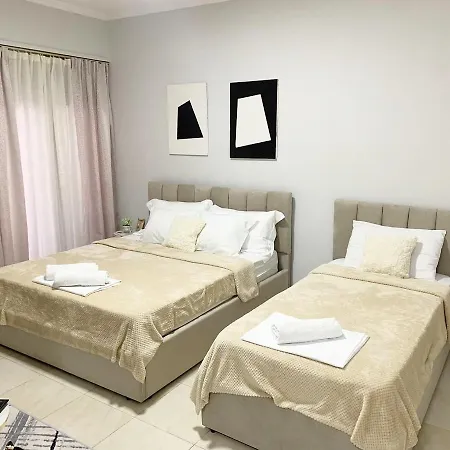 Chlo 1 Apartment *