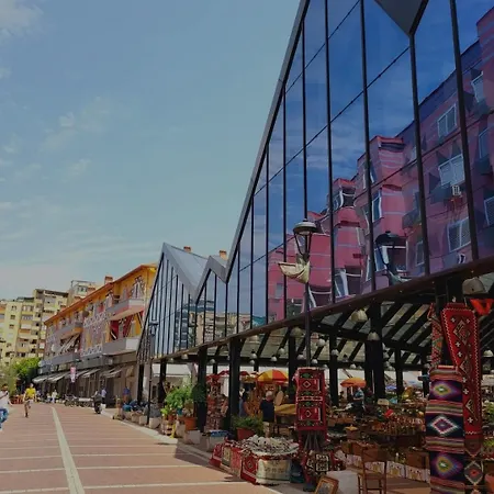 Chlo 1 * Tirana